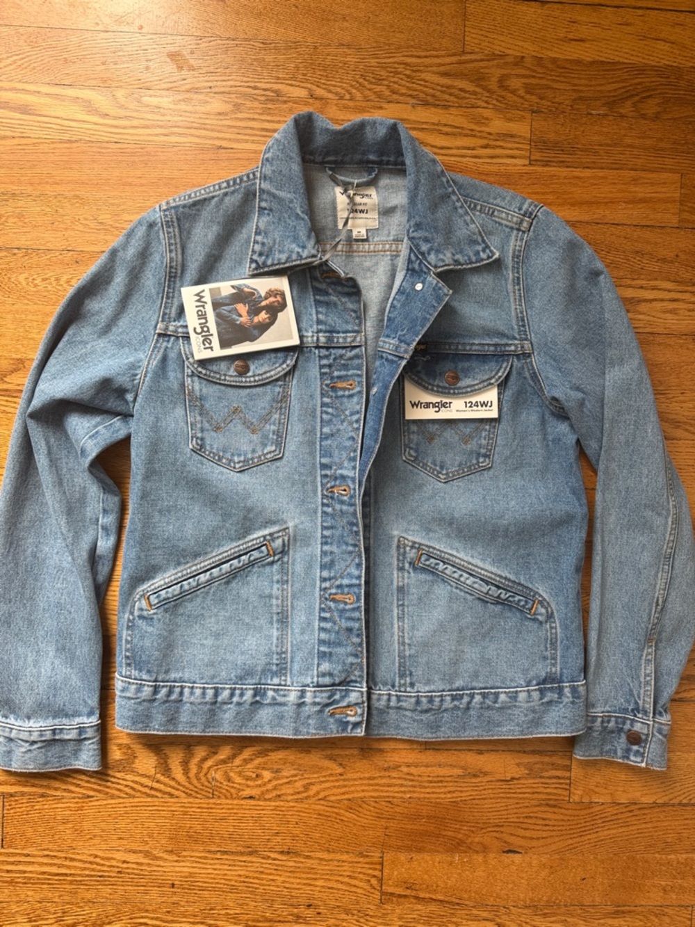 Wrangler ICONS Light Blue Denim Jean Jacket Women’s size Medium